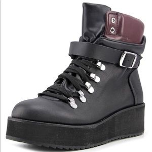 Steve Madden Leather wedge hiking boot worn once
